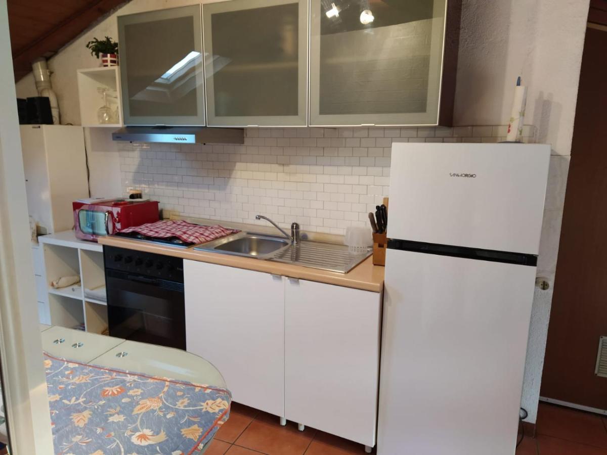 Little 58 Apartment Luino Luaran gambar