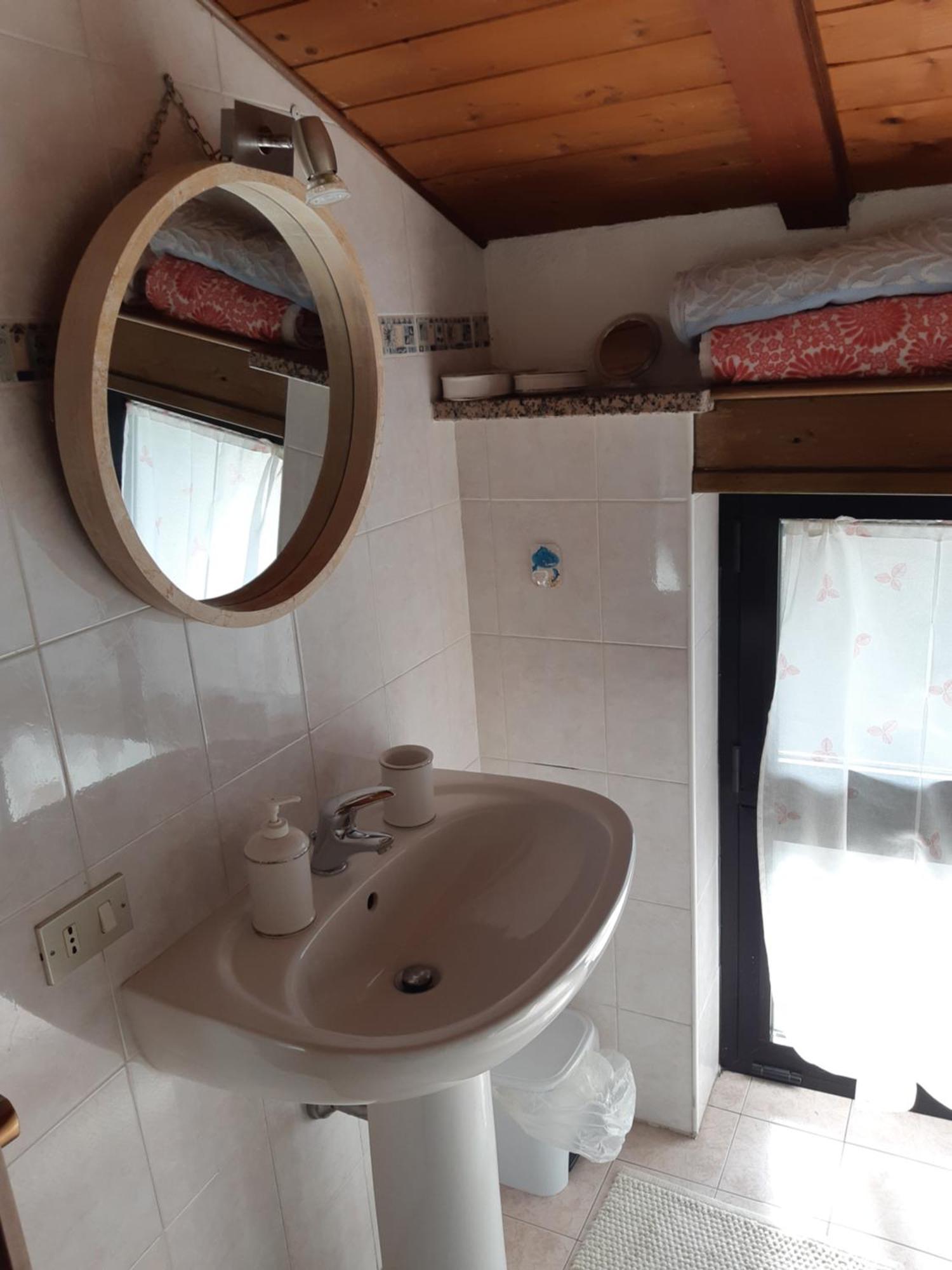 Little 58 Apartment Luino Luaran gambar