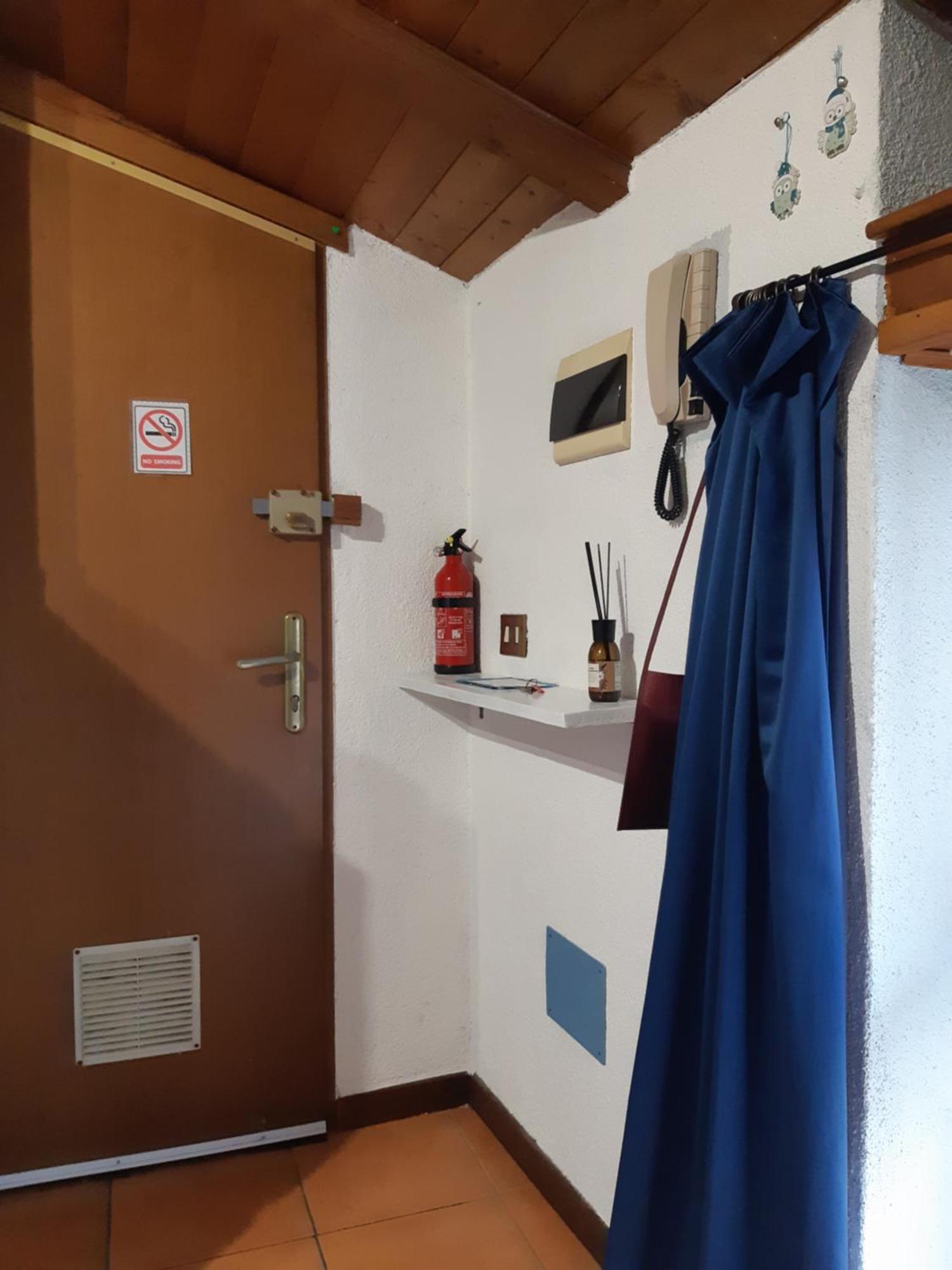 Little 58 Apartment Luino Luaran gambar